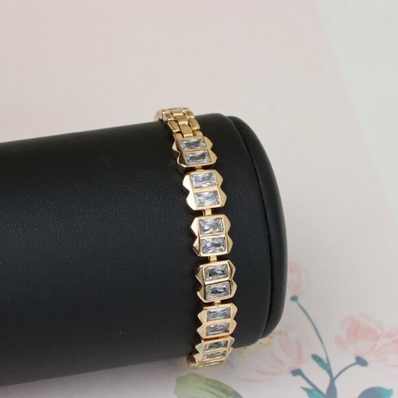 "Elegant Rose Gold Bracelet with Rectangular Crystal Links, XPBL0933 - Picture 8 of 12